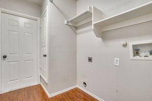  Photo 32