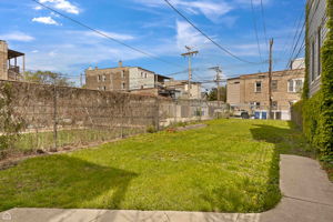 2908 W North Ave - Exterior_004