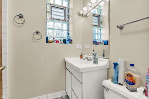 2908 W North Ave - Unit 2_009