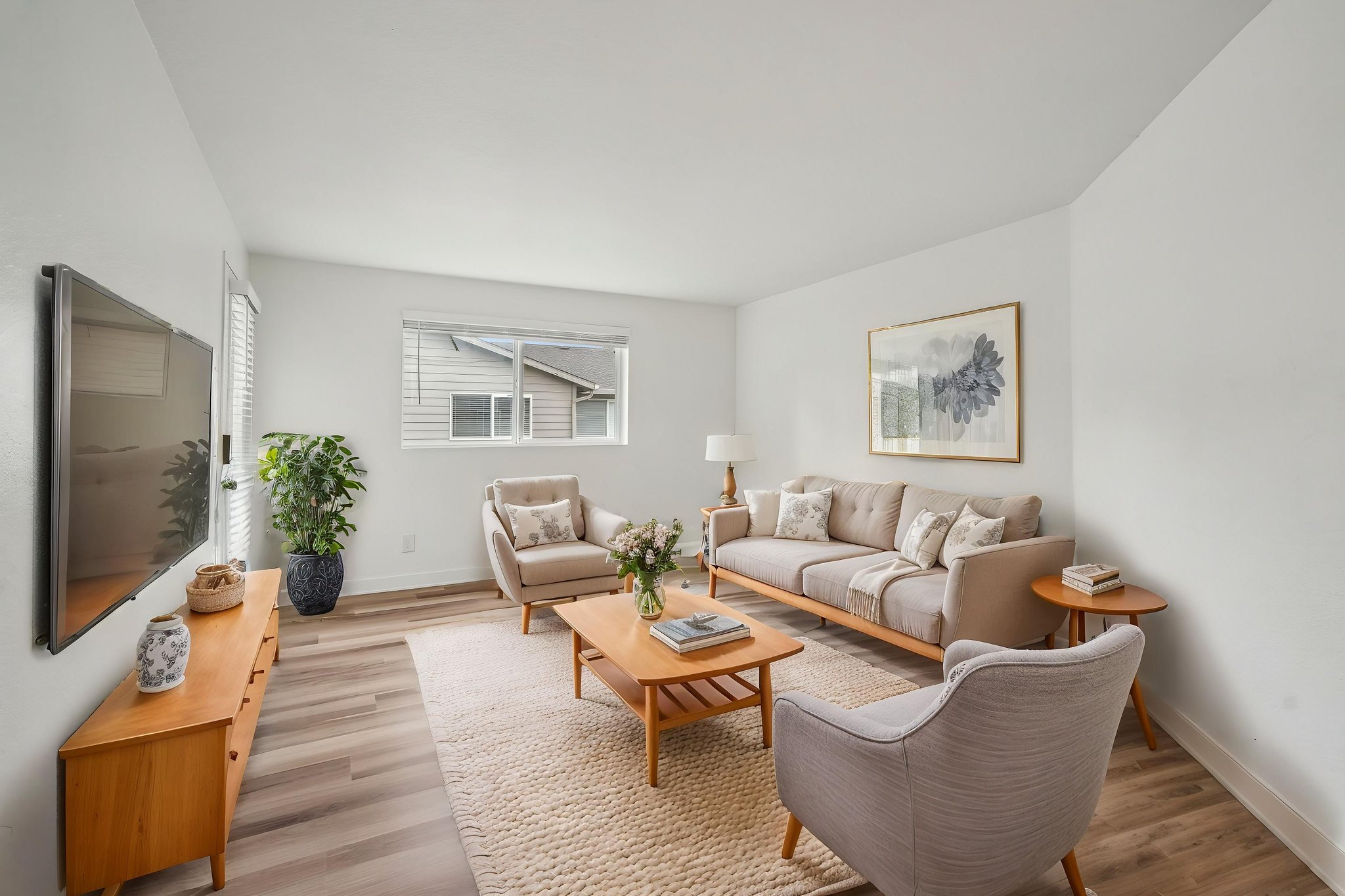 2909 NE 57th Ave-F35-1605-003 virtually staged.jpeg