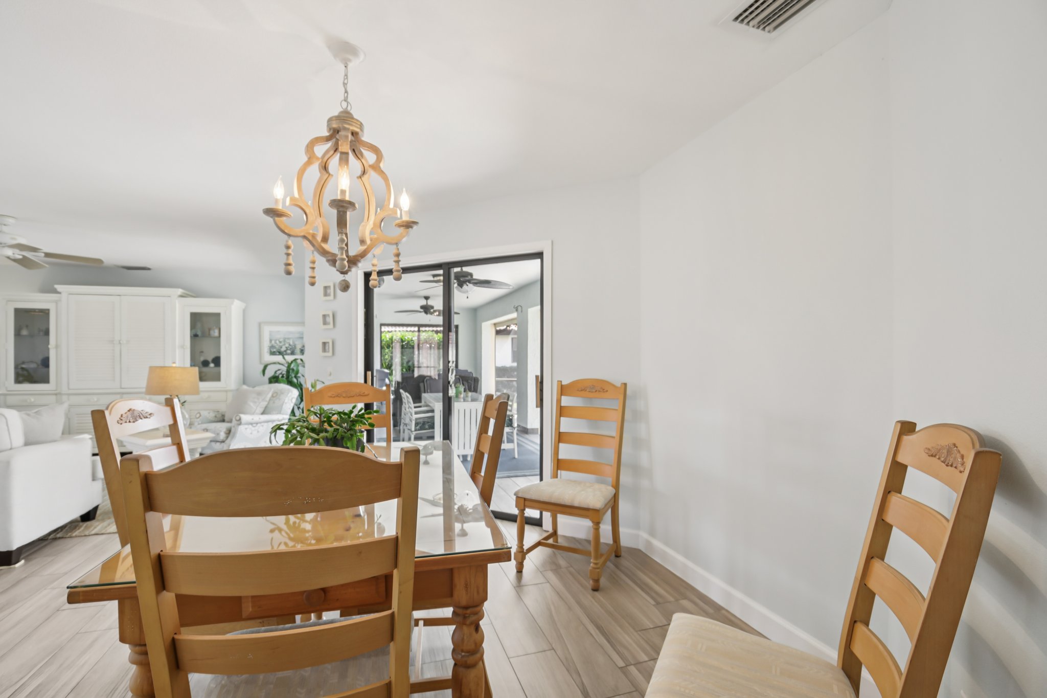 Laurel Hollow Dr-S2511-010.jpg