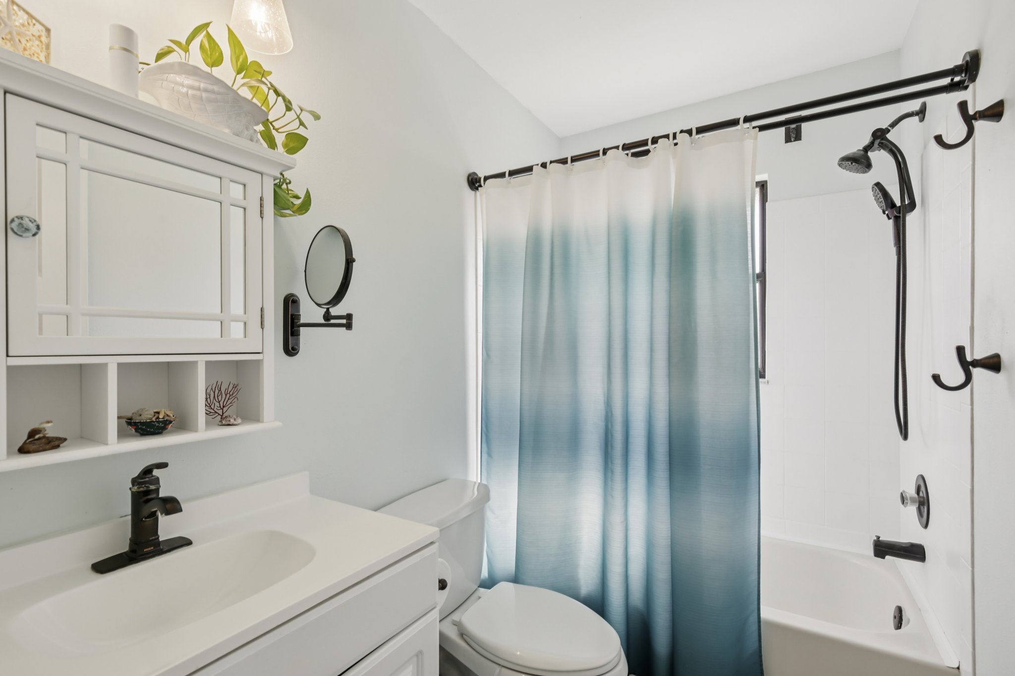 Laurel Hollow Dr-S2511-019.jpg