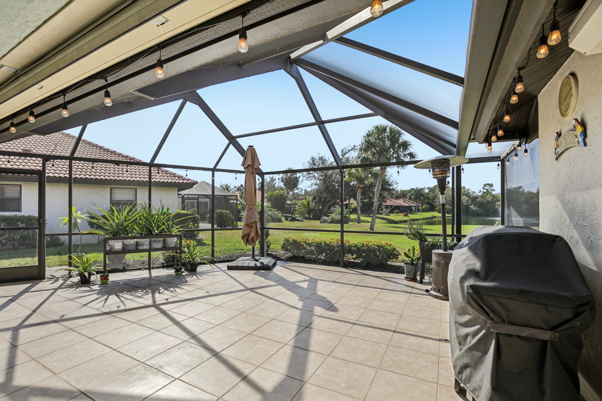 Laurel Hollow Dr-S2511-030.jpg