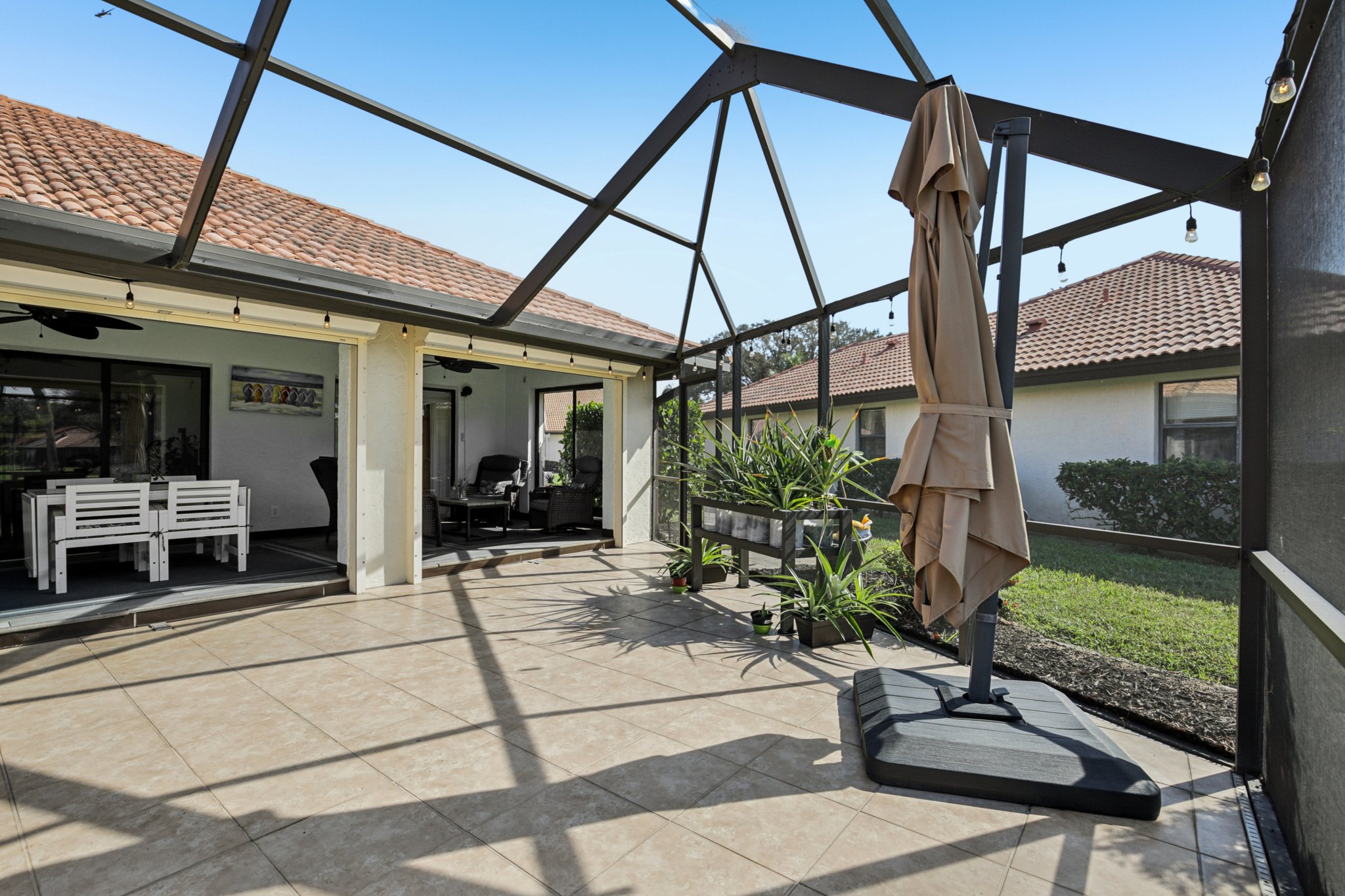 Laurel Hollow Dr-S2511-032.jpg