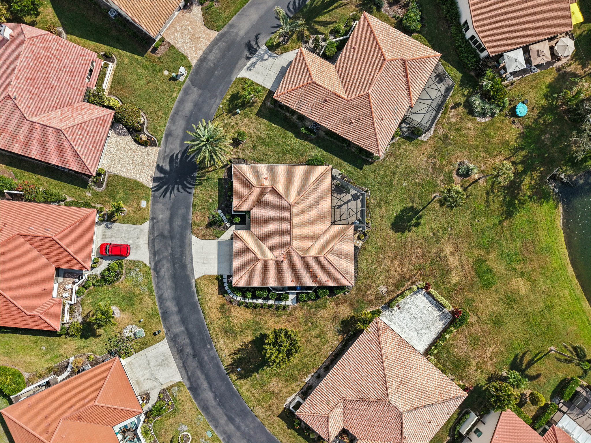 Laurel Hollow Dr-S2511-040.jpg