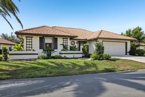 Laurel Hollow Dr-S2511-004.jpg