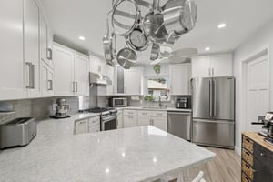 Laurel Hollow Dr-S2511-012.jpg