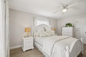 Laurel Hollow Dr-S2511-022.jpg