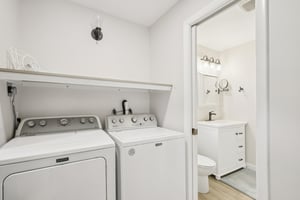 Laurel Hollow Dr-S2511-026.jpg