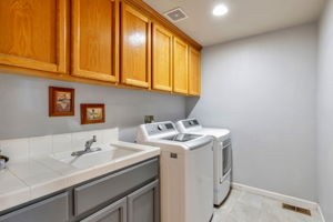 045_291 Wright Ave