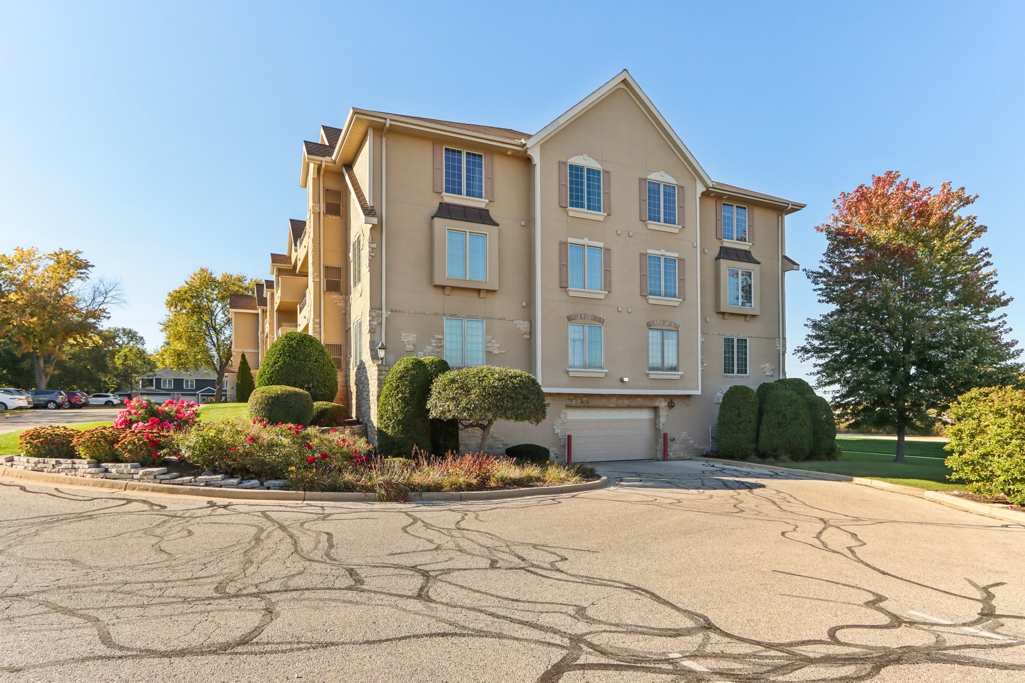 N University Dr 208-S1110-037.jpg