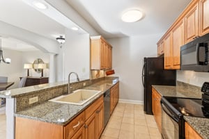 N University Dr 208-S1110-017.jpg