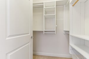 N University Dr 208-S1110-025.jpg