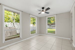  Photo 23