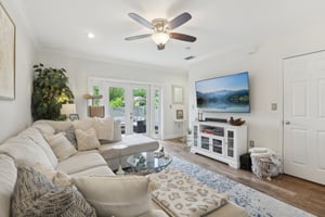 W Gandy Blvd C-2305-008.jpg