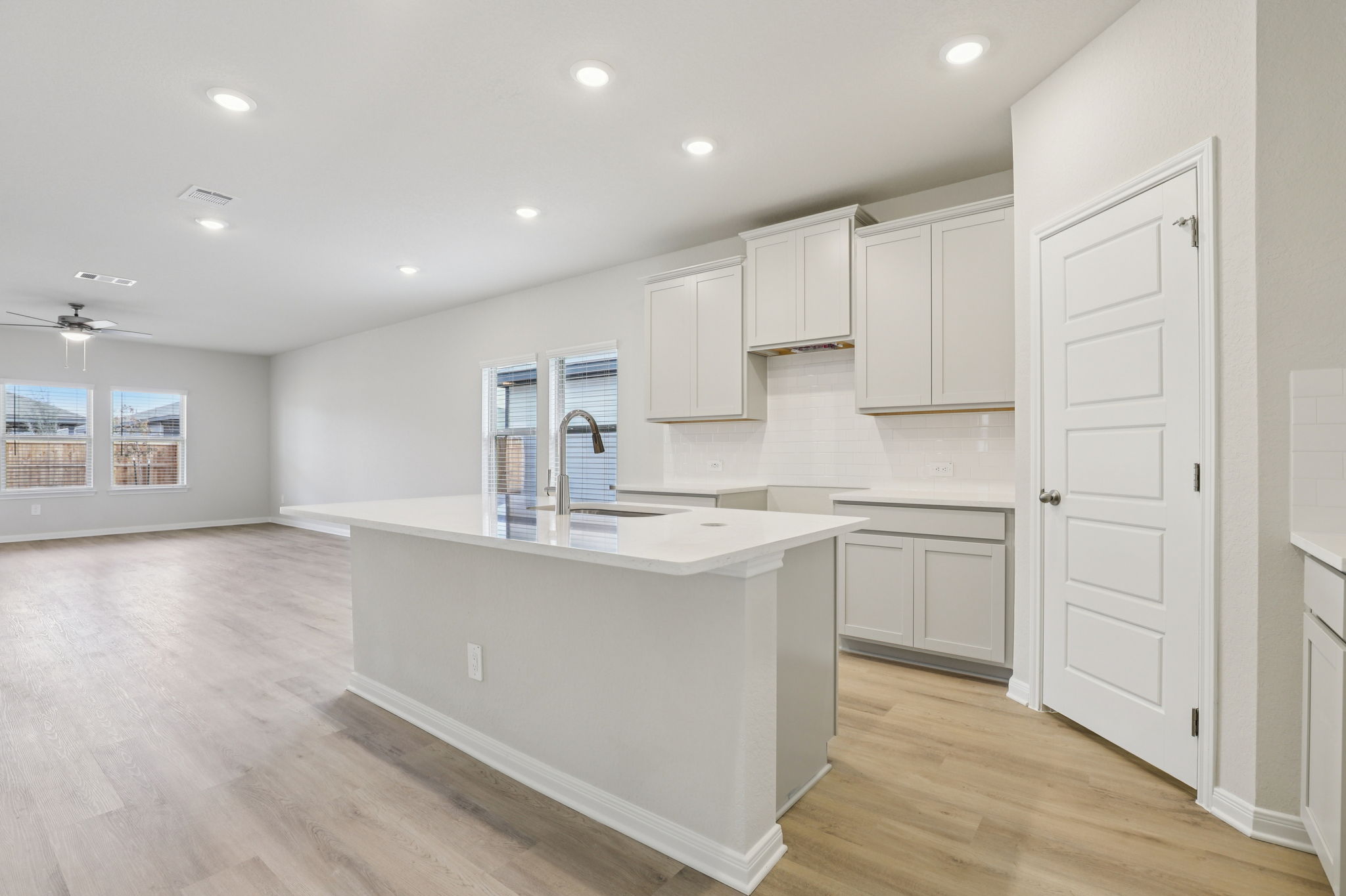 San Antonio - Catalina-2915 Junction Bay Converse TX 78109-011