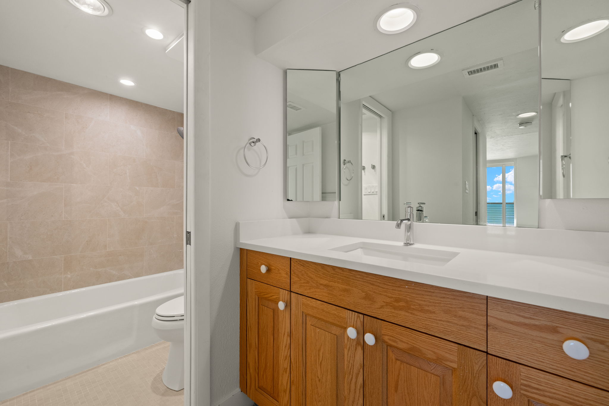 Guest Bathroom 1 - 1 of 2