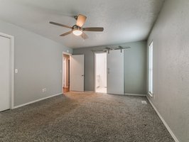  Photo 67