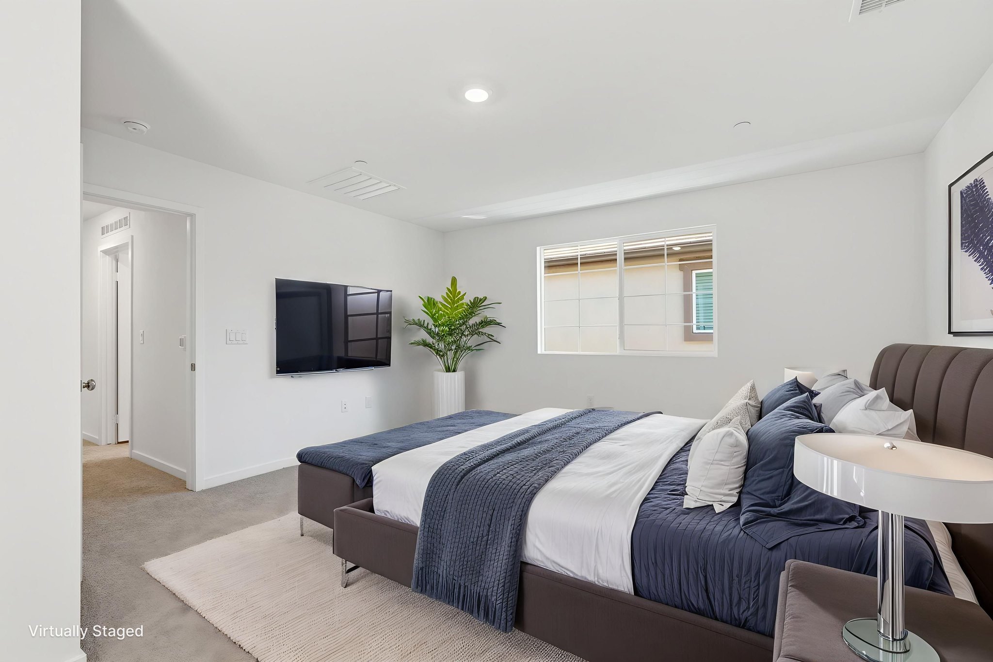 DSC00182 virtually staged.jpeg