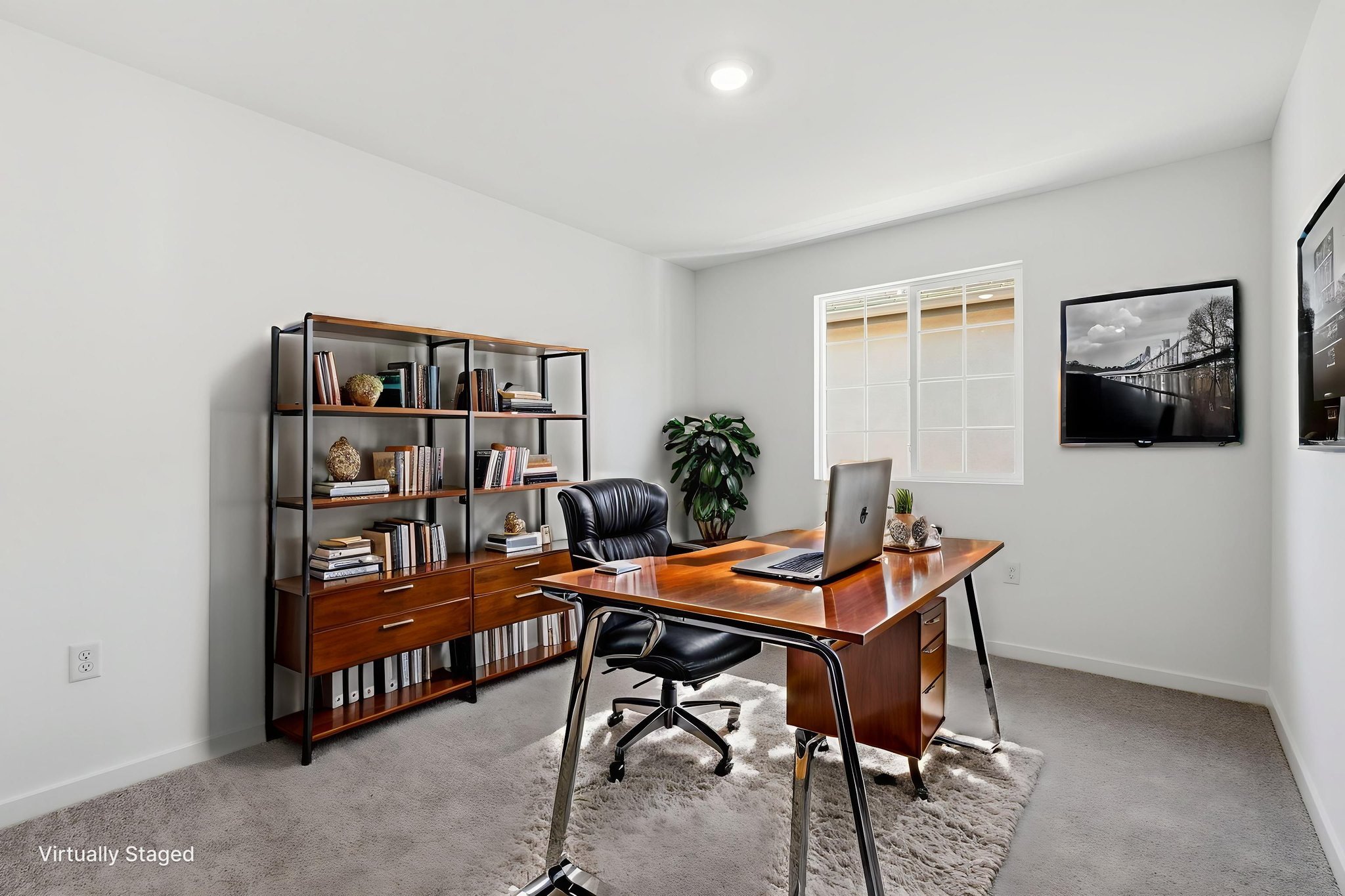 DSC00155 virtually staged.jpeg