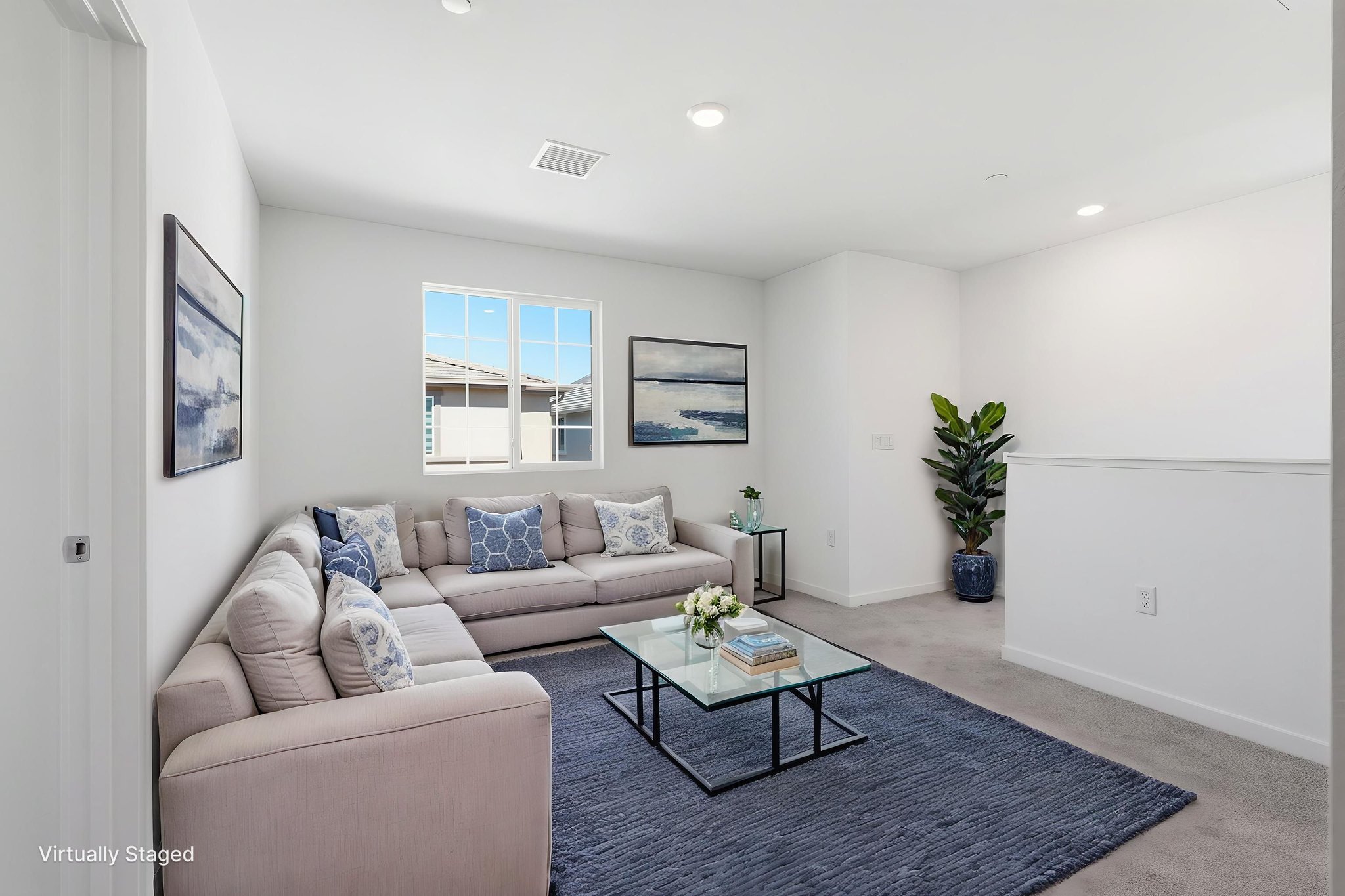 DSC00065 virtually staged.jpeg