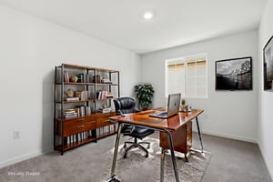 DSC00155 virtually staged.jpeg