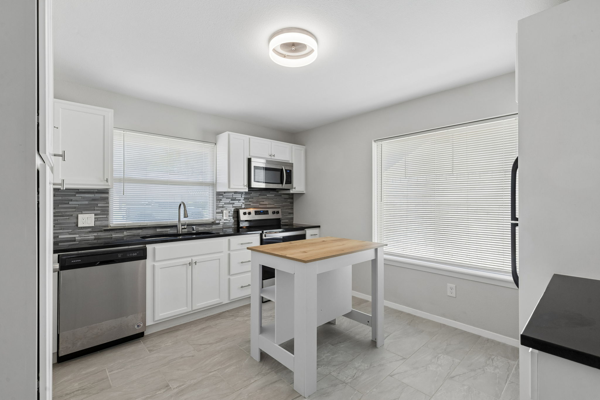 Eat-in Kitchen
