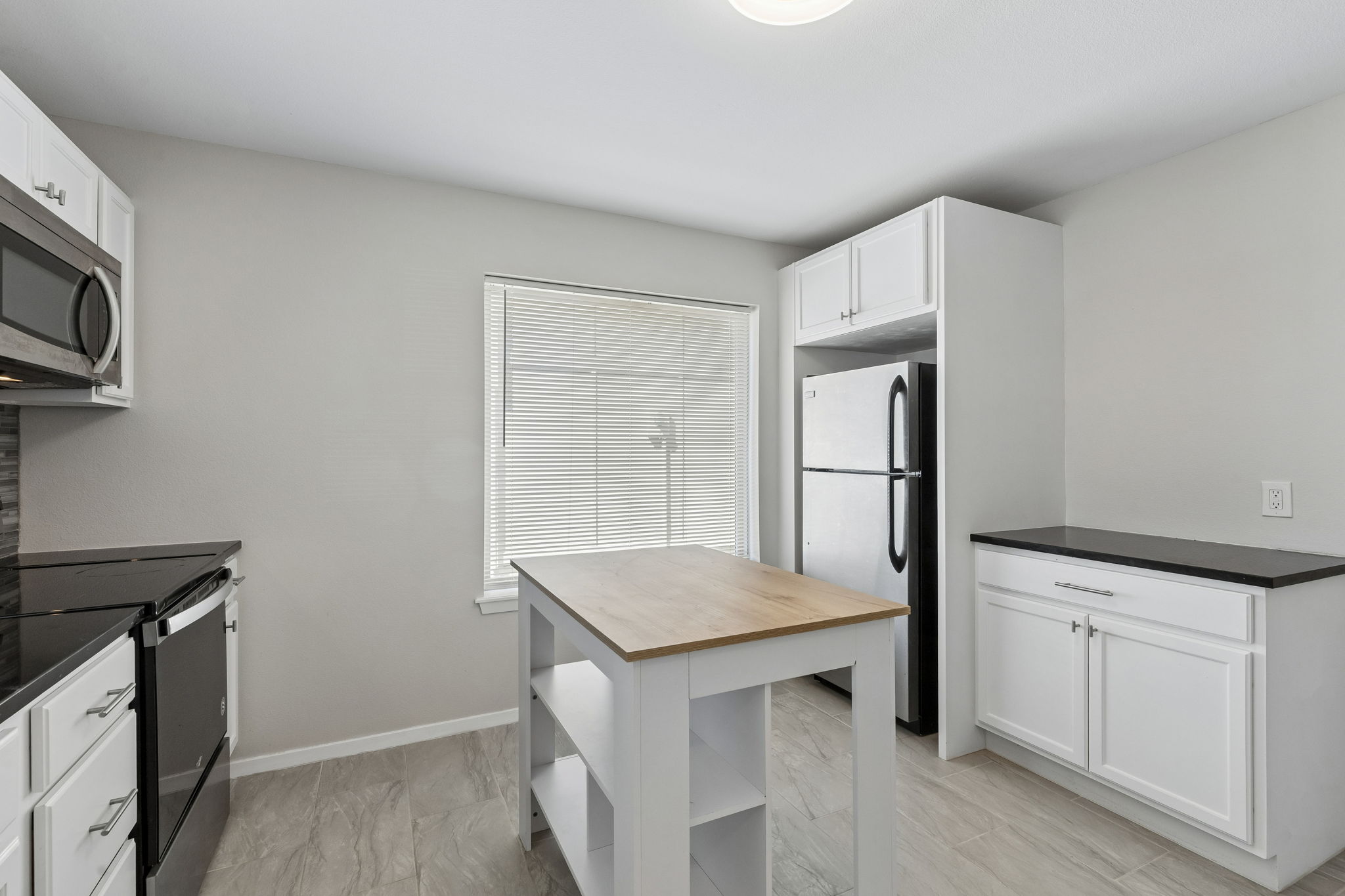 Eat-in Kitchen