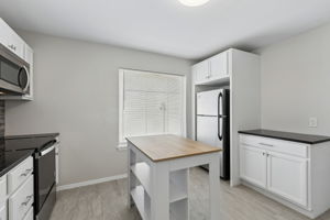 Eat-in Kitchen