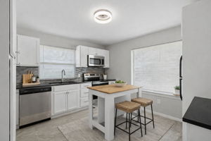 Eat-in Kitchen Virtually Staged