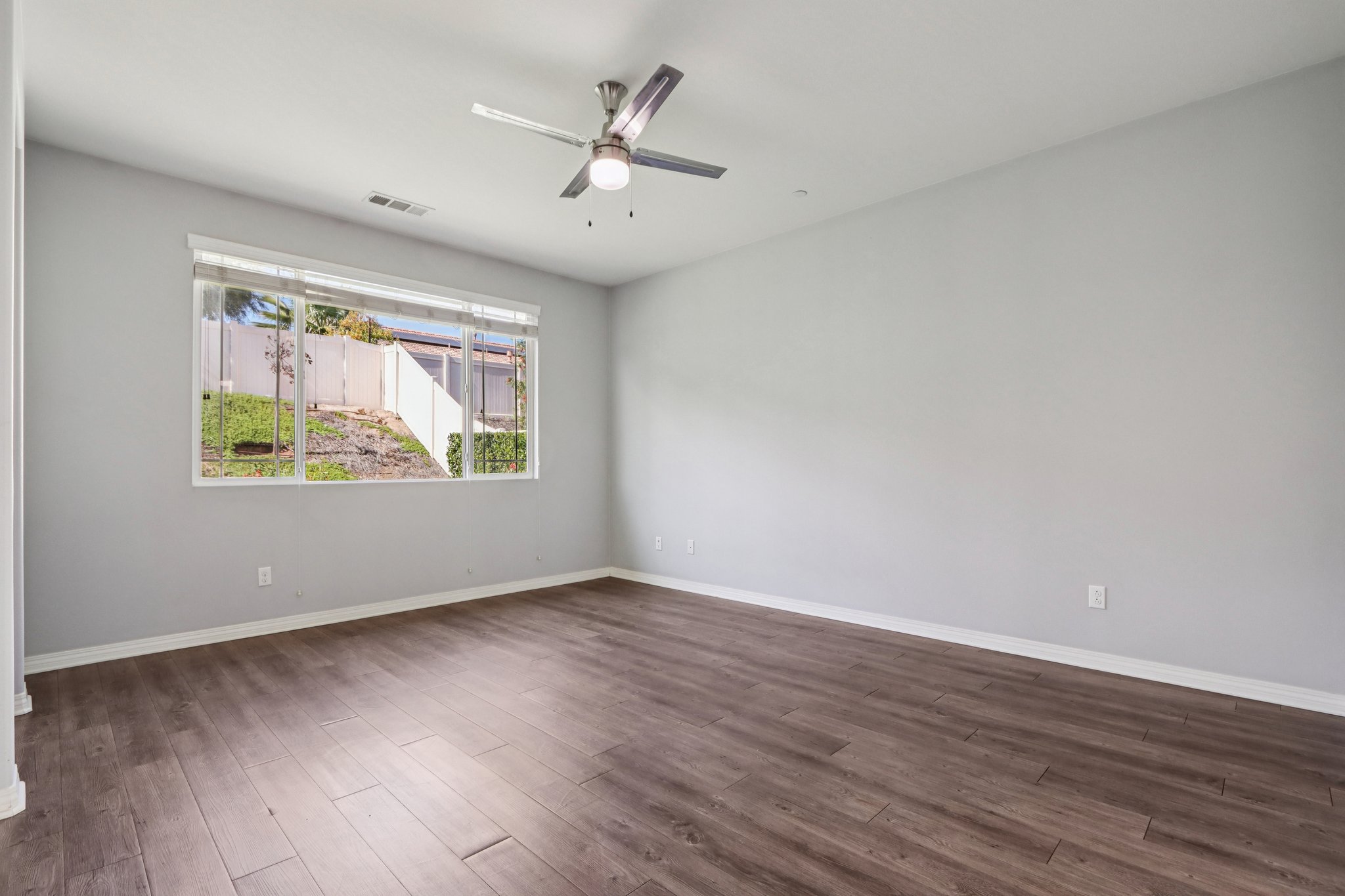 Abelia Glen St-S1203-021.jpg