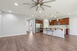 Abelia Glen St-S1203-008.jpg