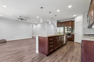 Abelia Glen St-S1203-010.jpg