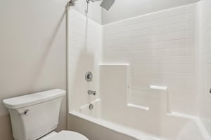 Abelia Glen St-S1203-020.jpg