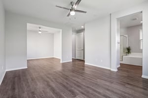 Abelia Glen St-S1203-022.jpg