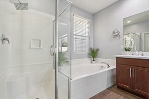 Abelia Glen St-S1203-028.jpg