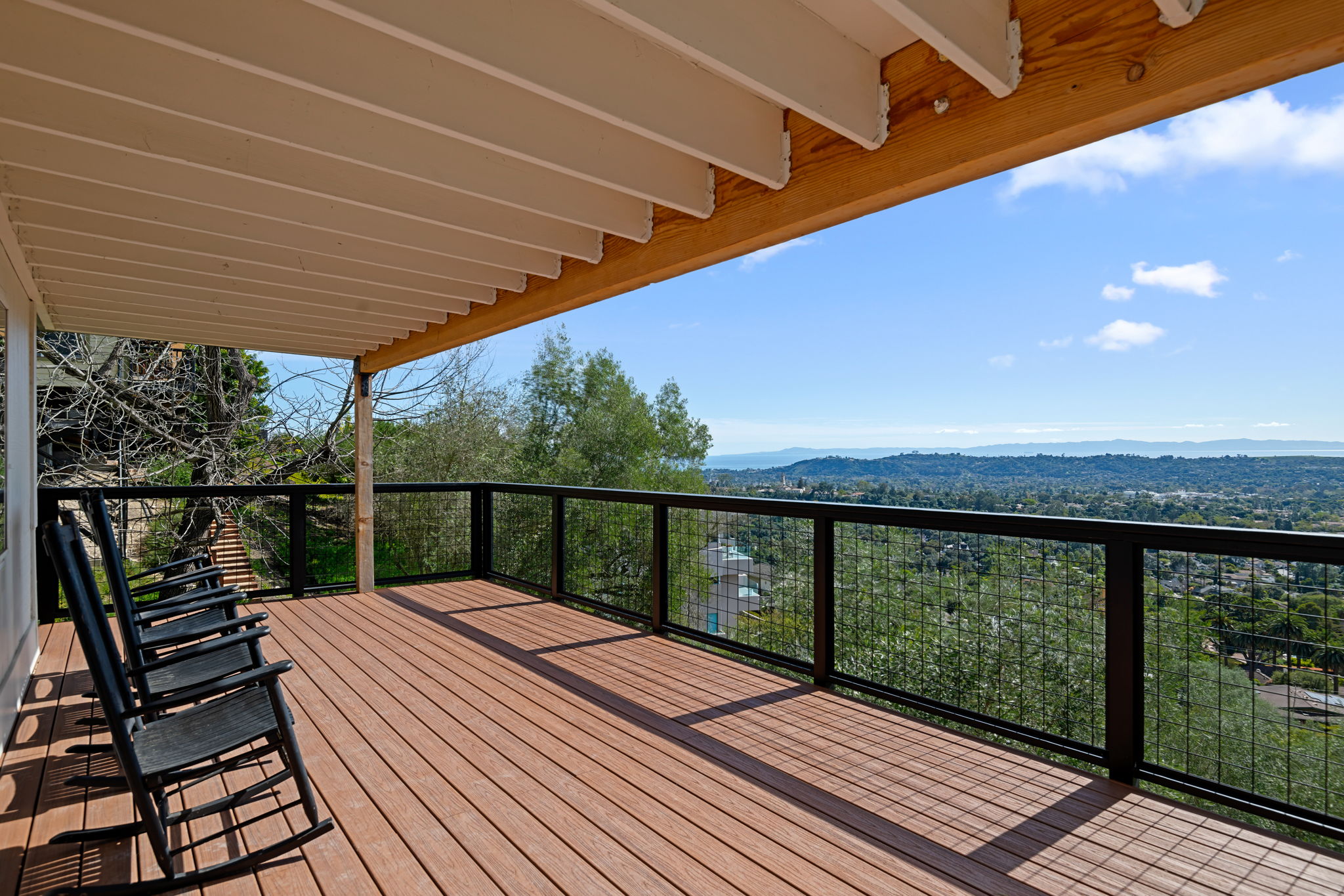 28-Balcony Deck