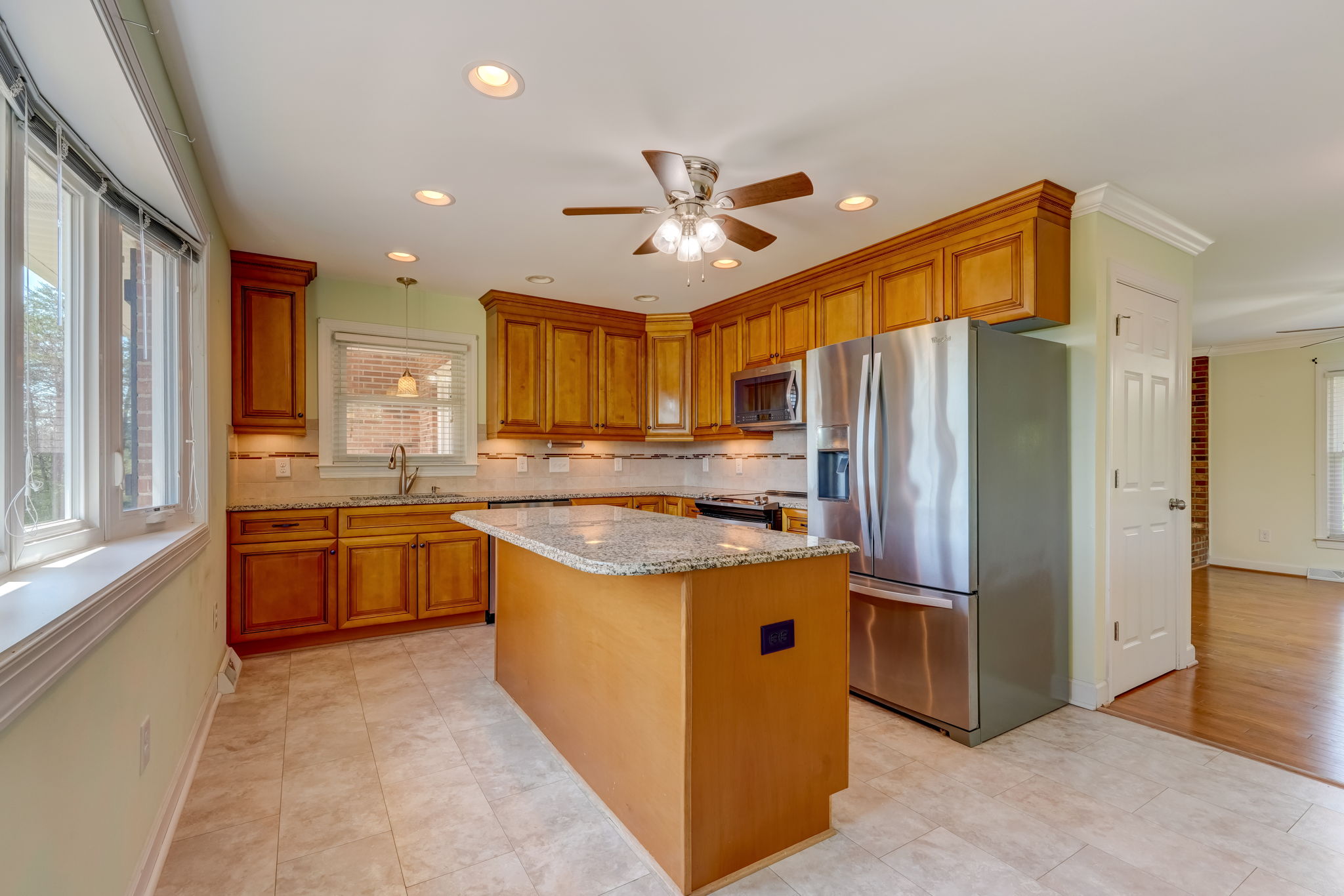 Kitchen/Breakfast Bar