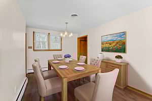 DSC09154 virtually staged.jpeg