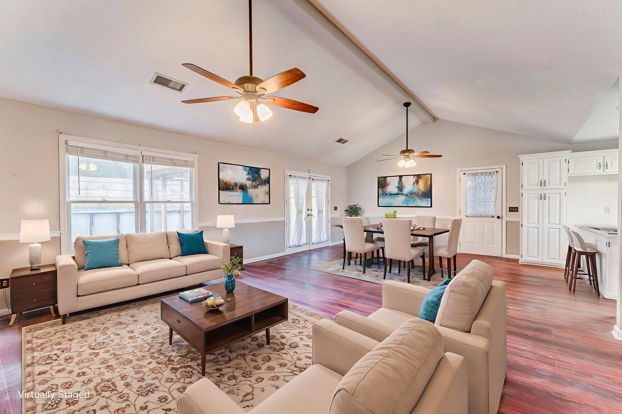 DSC03685_6_7 virtually staged.jpeg