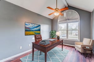 DSC03670_1_2 virtually staged.jpeg