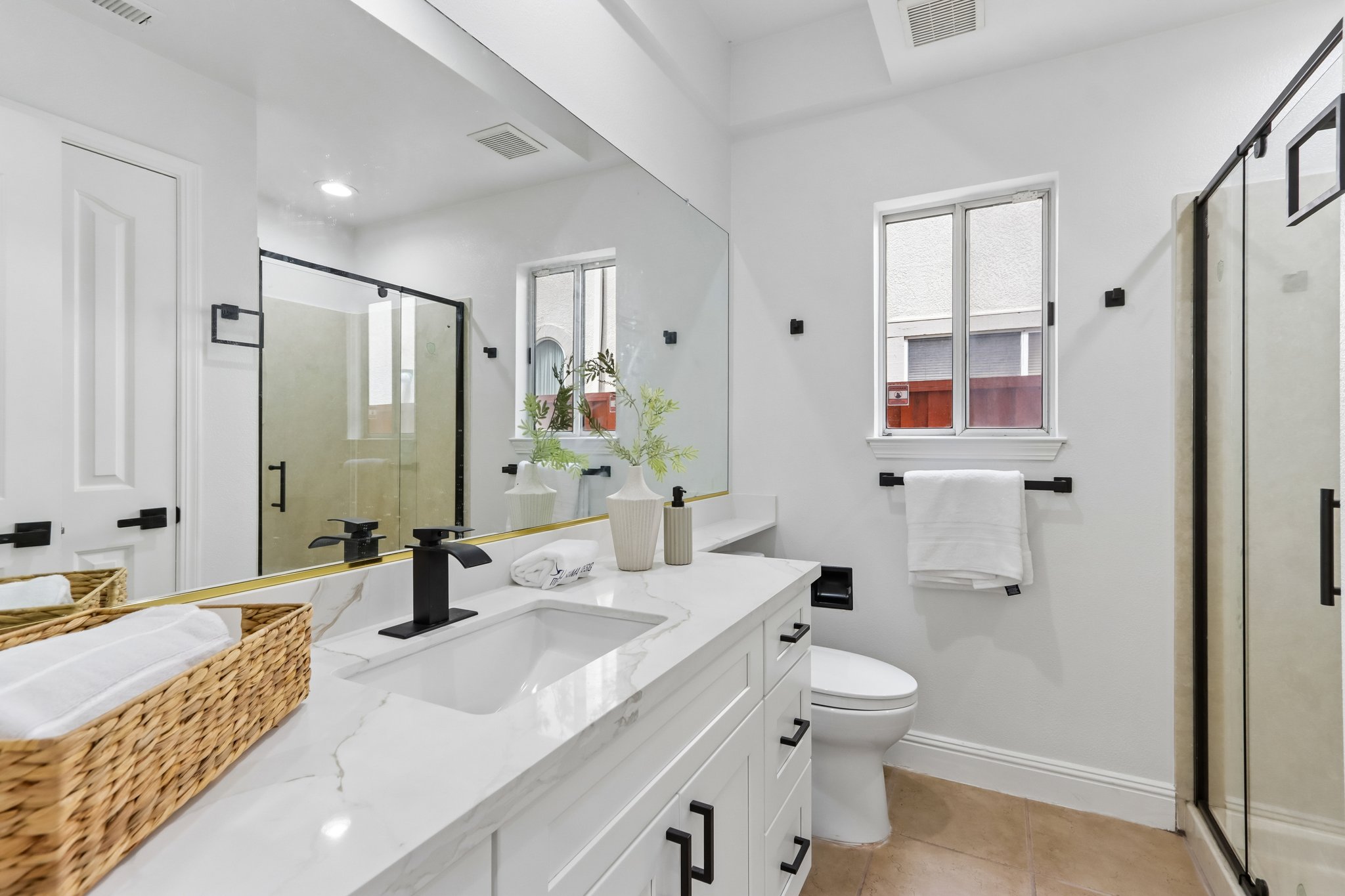Silverlake Ct-S2207-039.jpg