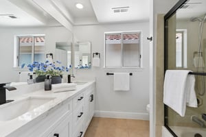 Silverlake Ct-S2207-044.jpg