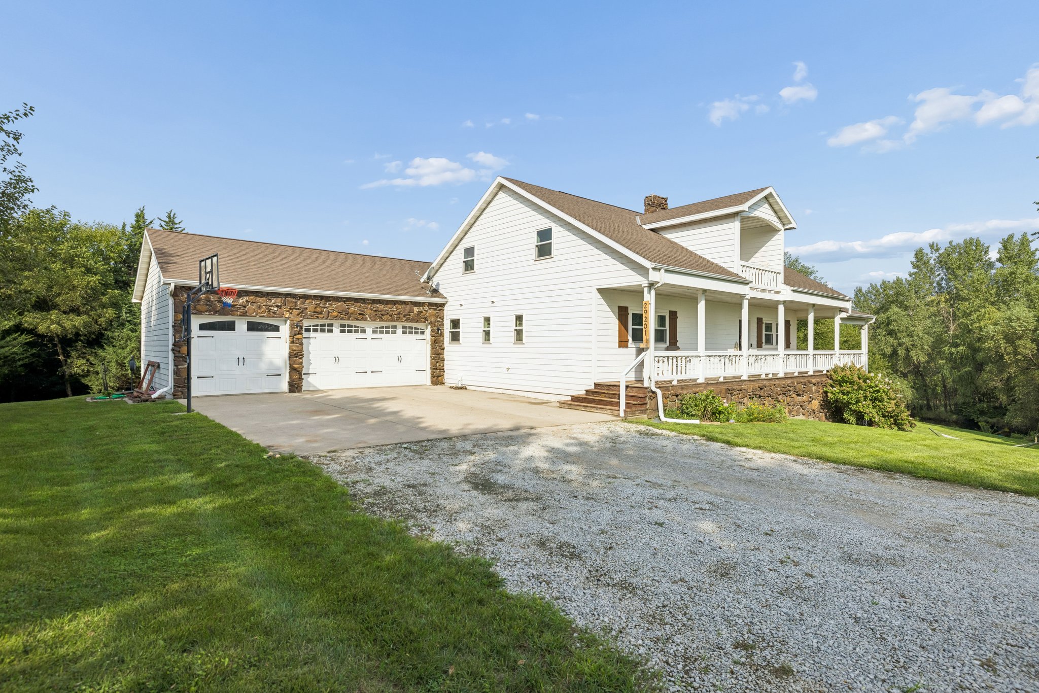 29201 S Golden Pond Rd_002.jpg