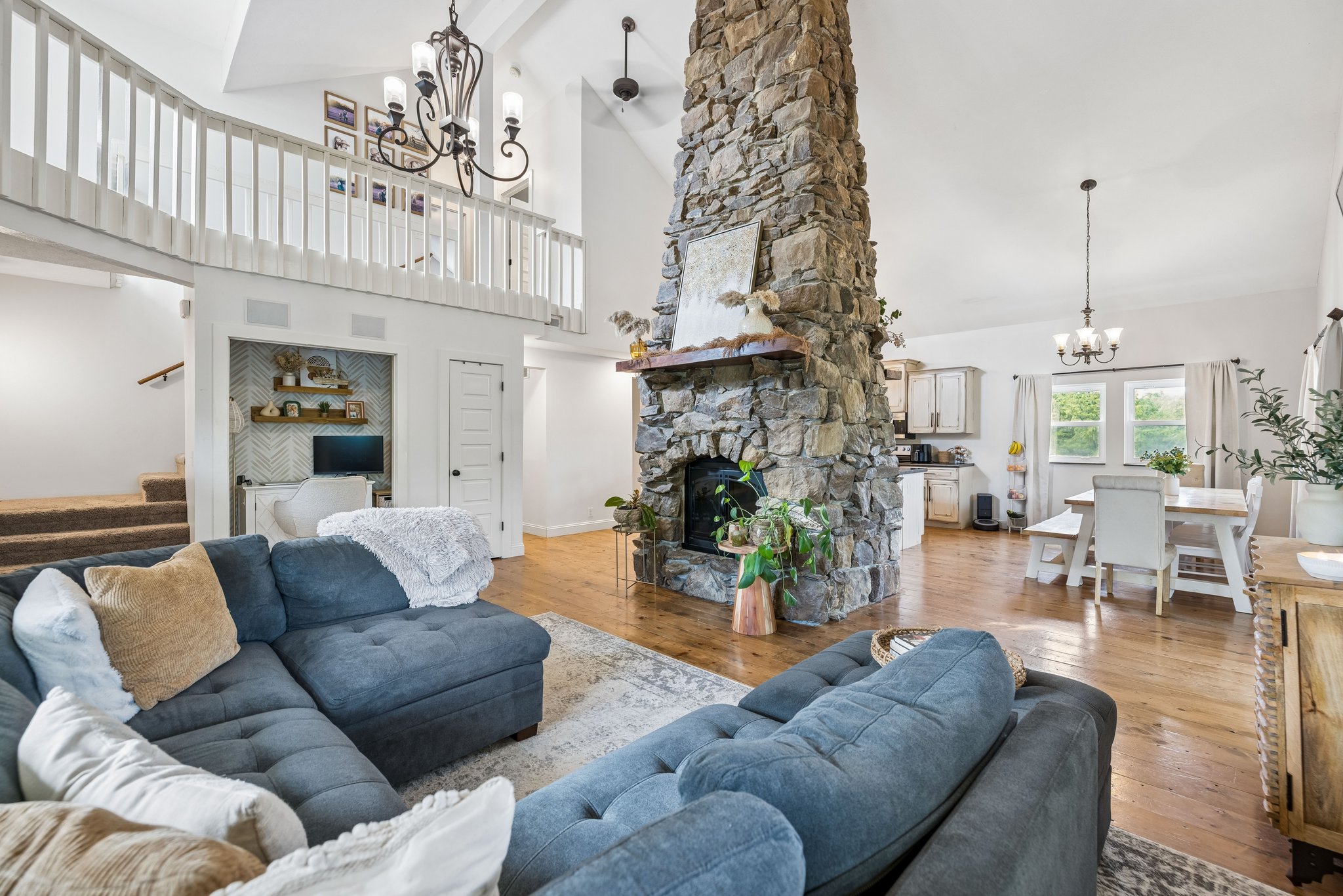 29201 S Golden Pond Rd_006.jpg