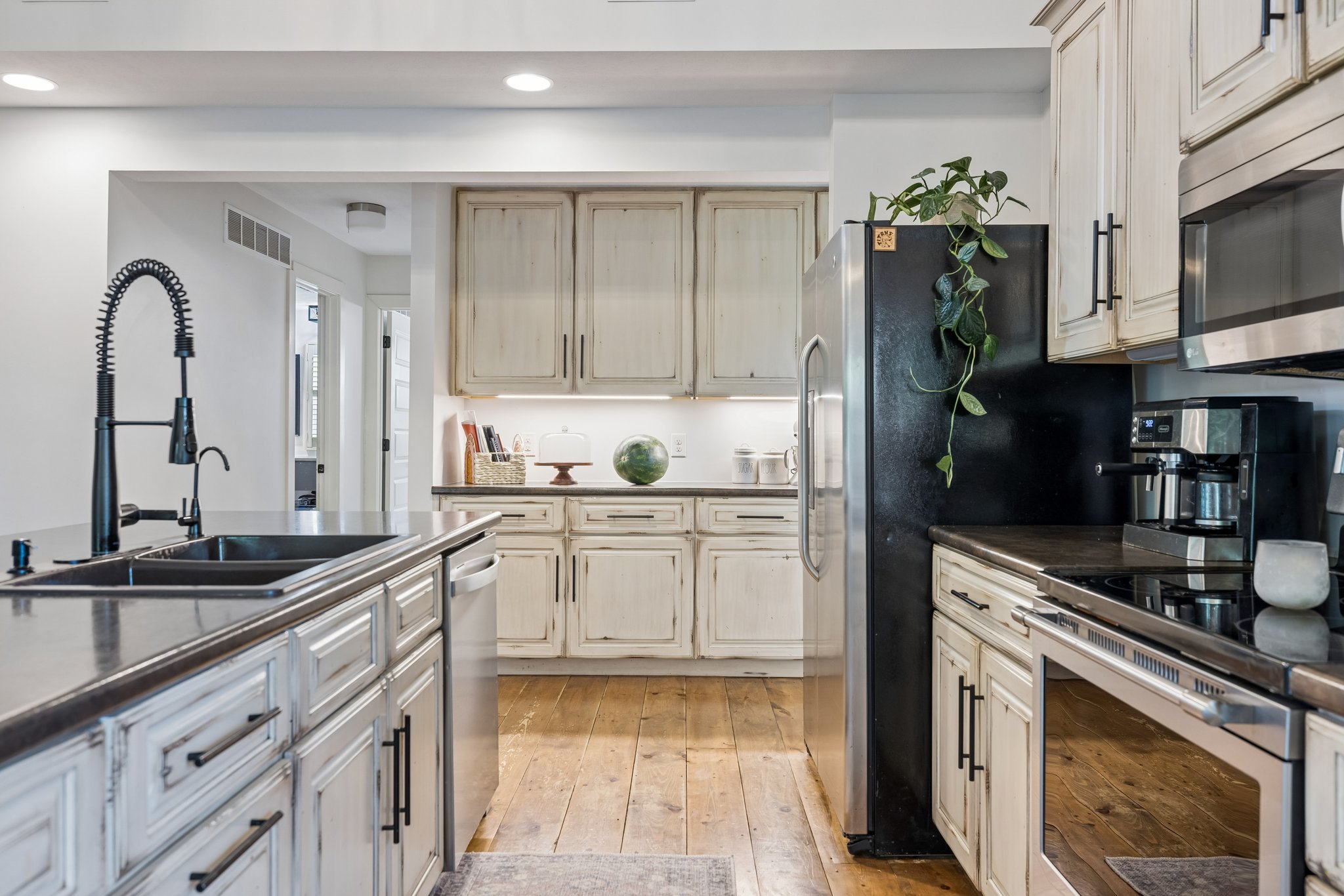 29201 S Golden Pond Rd_010.jpg