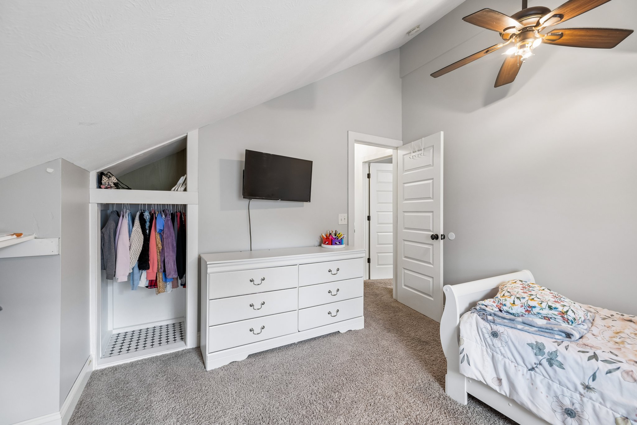 29201 S Golden Pond Rd_024.jpg