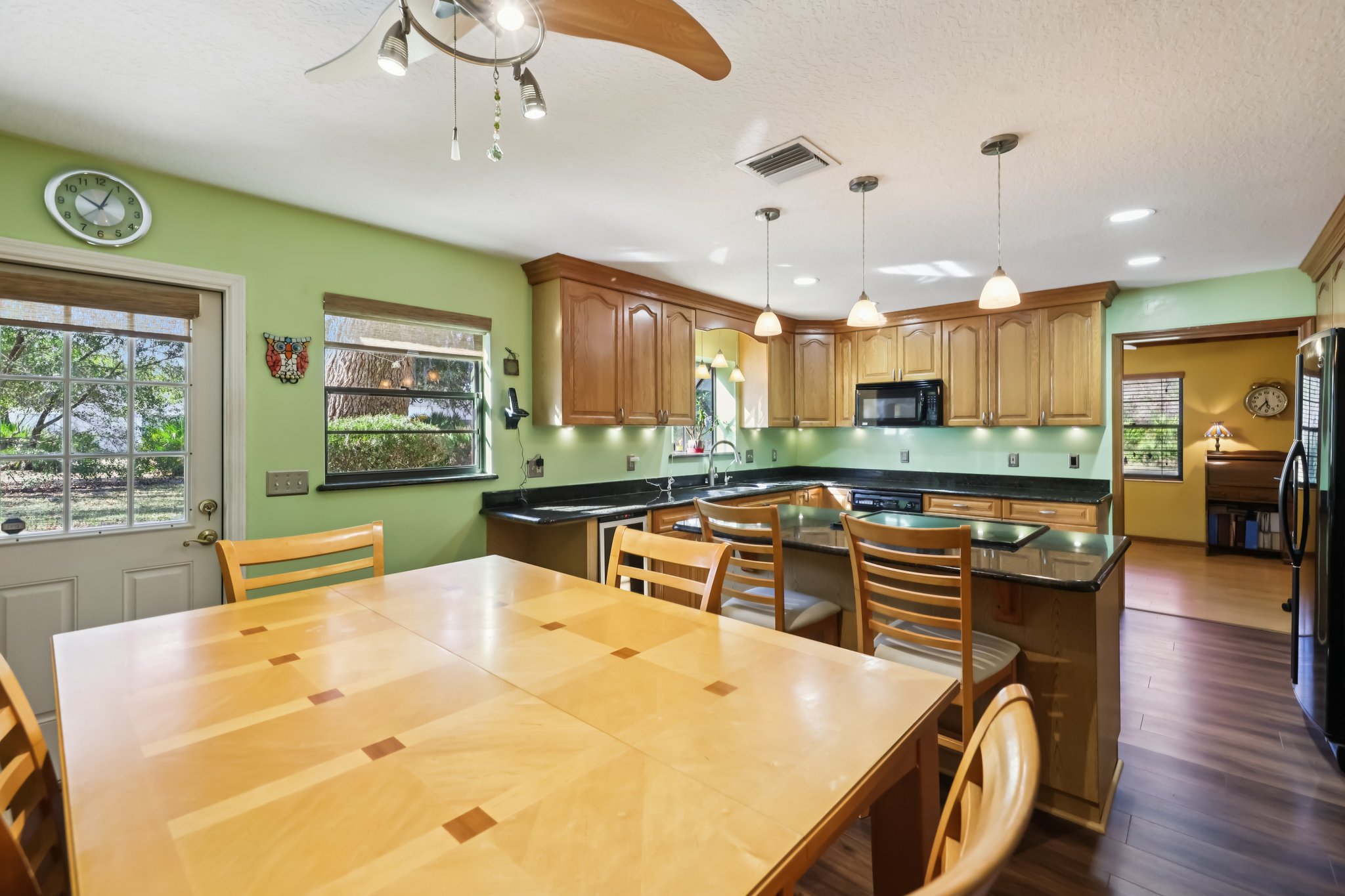 Old Ml-S2002-012.jpg