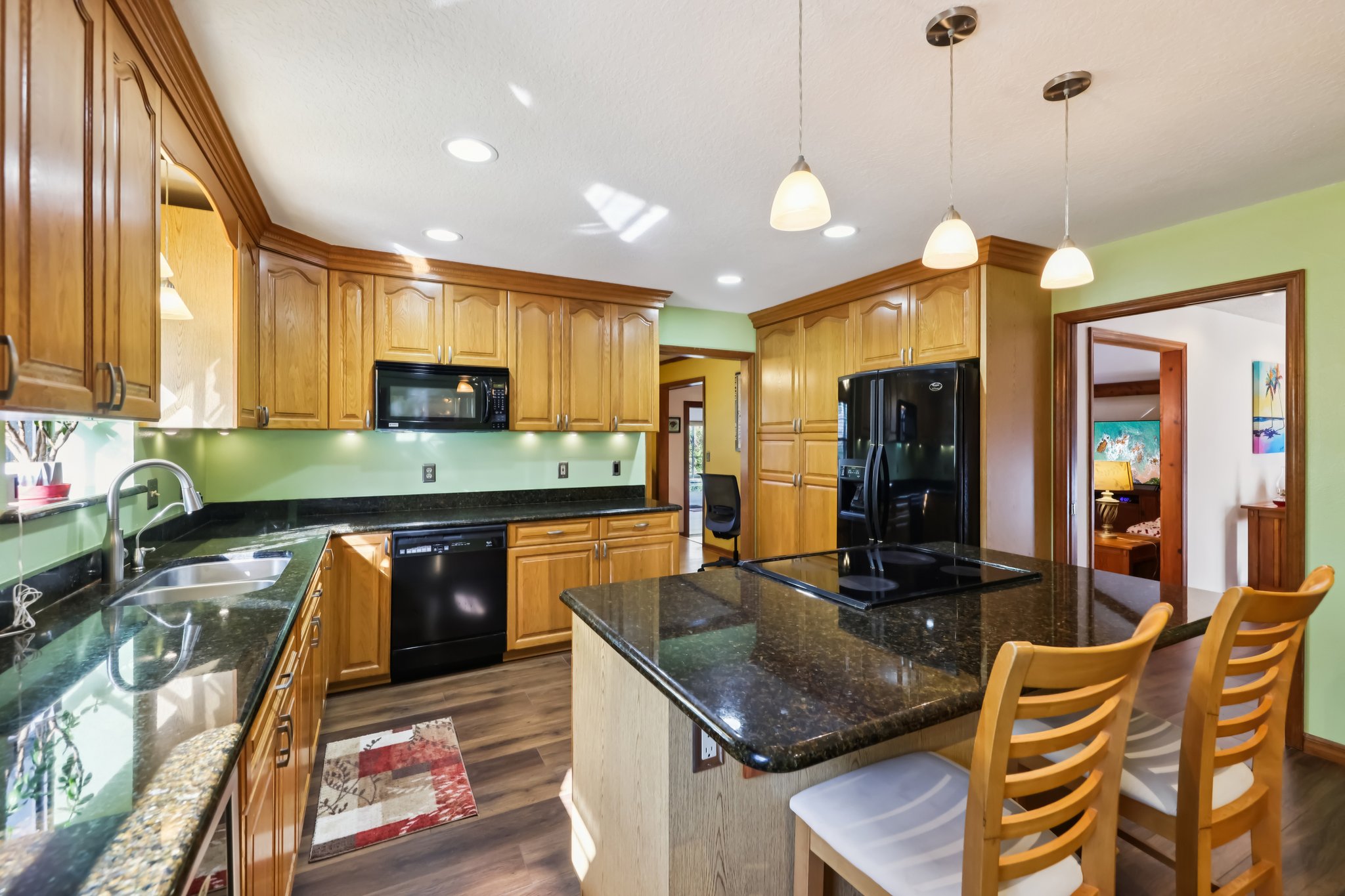 Old Ml-S2002-015.jpg