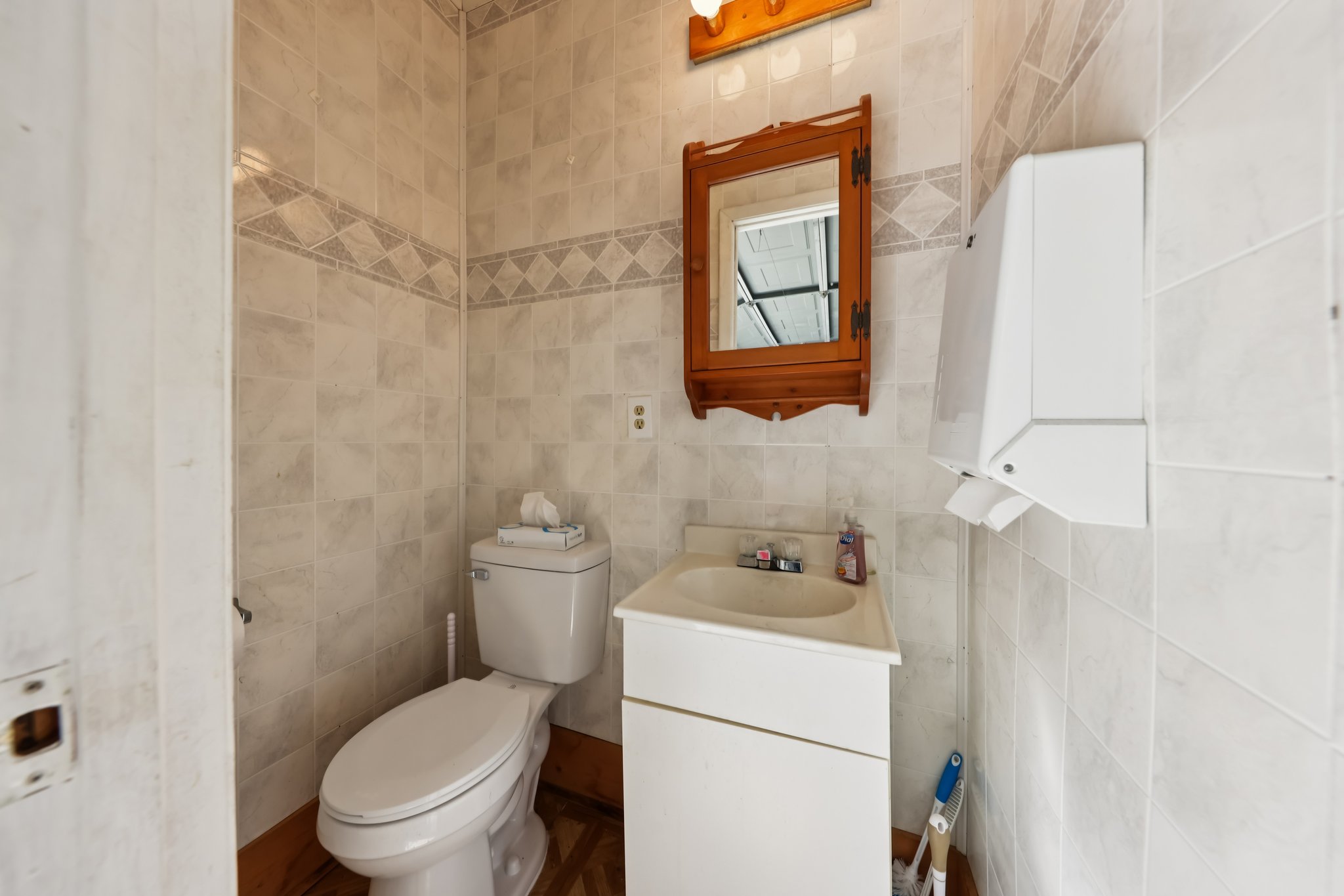 Old Ml-S2002-021.jpg